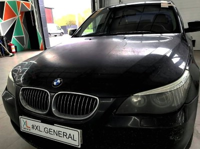 Установка лобового стекла BMW 5 E60 2003-2007