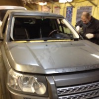 Установка автостекла Land Rover Freelander II