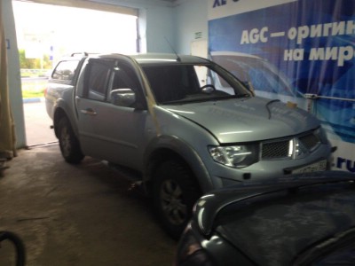 Установка автостекла на Установка автостекла на Mitsubishi L200 2006-