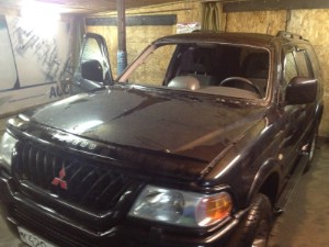 Установка автостекла на Mitsubishi Pajero Sport 1999