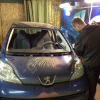 Установка автостекла Peugeot 107