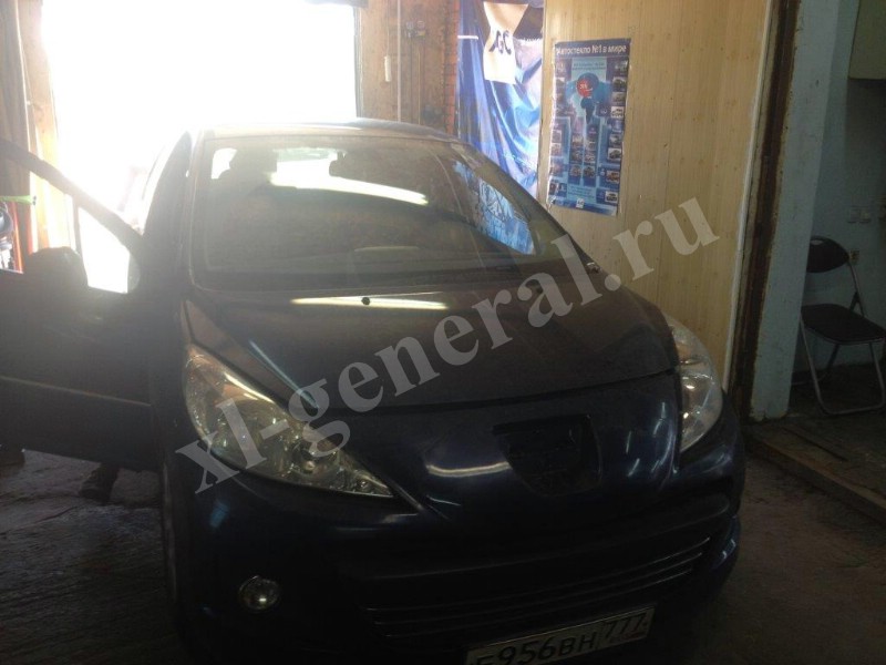 Лобовое стекло Peugeot 207 2006-