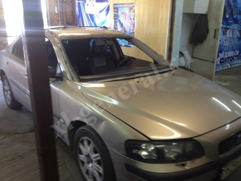 Лобовое стекло Volvo S60V70 2000-