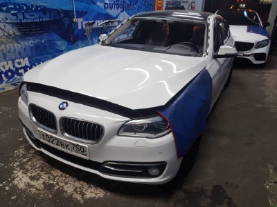 Установка лобового стекла BMW 5 (G30) 4D SED 2017-