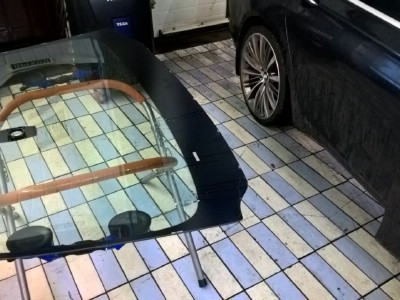 Установка лобового стекла BMW 7 F01 4D SED 2010-2015