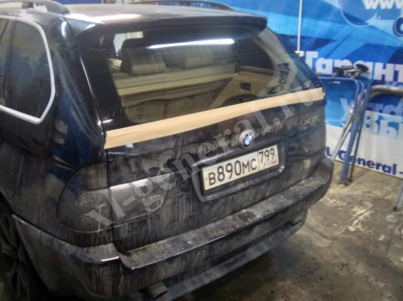 Заднее стекло BMW X5 E53 2000-2006