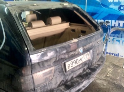 Установка заднего стекла BMW X5 E53 2000-2006