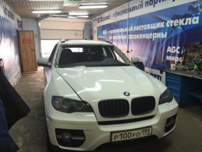 Установка лобового стекла BMW X6 E71 2009-2014