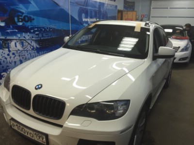 Установка лобового стекла BMW X6 E71 2009-2014