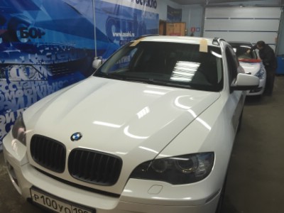 Установка лобового стекла BMW X6 E71 2009-2014