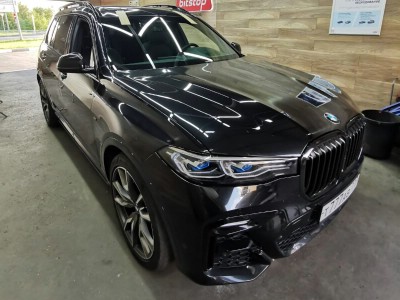 Установка лобового стекла BMW X7 G07 2018-