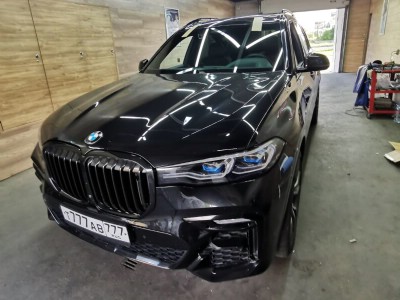 Установка лобового стекла BMW X7 G07 2018-