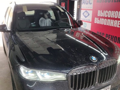 Установка лобового стекла BMW X7 G07 2018-