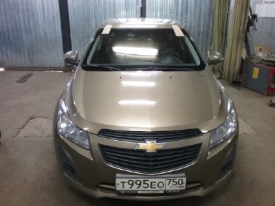 Установка лобового стекла Chevrolet Cruze -