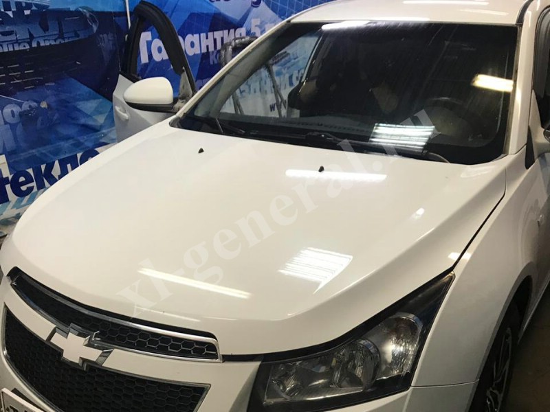 Лобовое стекло Chevrolet Cruze 5D HB, 4D SED 2009-2015