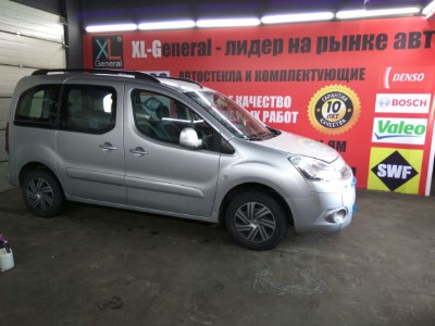 Установка лобового стекла Citroen Berlingo 2008-