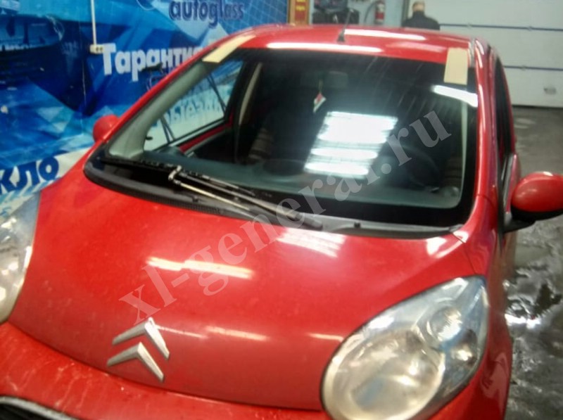 Лобовое стекло CITROEN C1 2005-