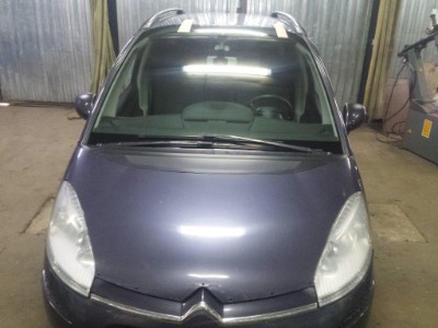 Установка лобового стекла Citroen C4 Picasso 2006-