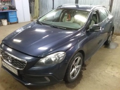 Установка лобового стекла Volvo V40 -