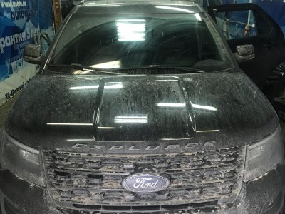 Установка стекла задней левой двери Ford Explorer 5D 2011-