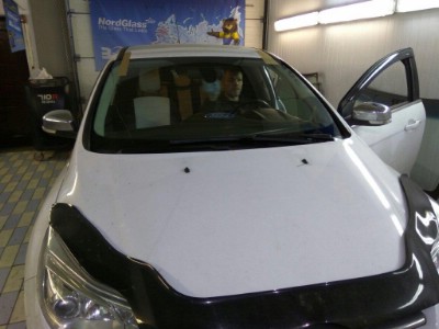 Установка лобового стекла FORD FOCUS III 4D SED, 5D HB 2011-