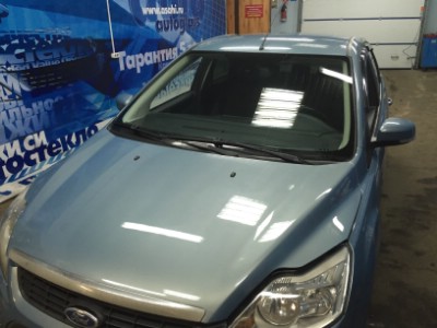 Установка лобового стекла FORD FOCUS II 4D SED, 3D5D HB, унив. [обогр) 2006-2011