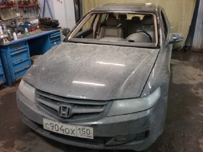 Установка лобового стекла Honda Accord 2002-2008