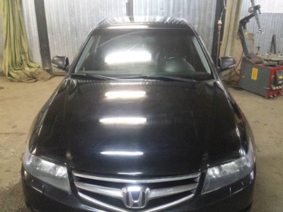 Установка лобового стекла Honda Accord 2002-2008