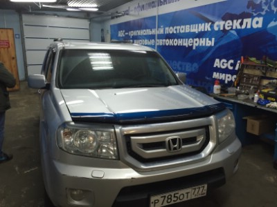 Установка лобового стекла HONDA PILOT 2008-