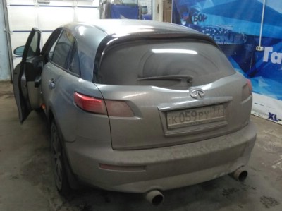 Установка кузовного стекла Infiniti FX35 FX45 2003-2008