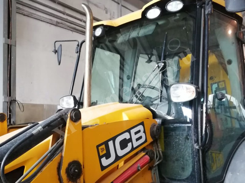 Лобовое стекло JCB 3CX 4CX 2005-2015