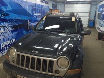 Установка лобового стекла JEEP CHEROKEE LIBERTY 2001-2008