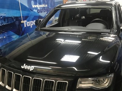 Установка лобового стекла Jeep Grand Cherokee 5D 2013-