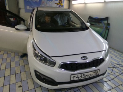 Установка лобового стекла KIA CEED 5D HB 2012-