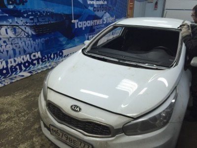 Установка лобового стекла Kia Pro CEED 3D HB 2012-