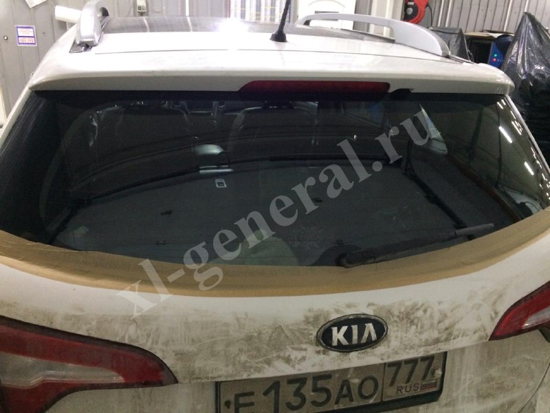 Заднее стекло Kia Sorento 2009-2015