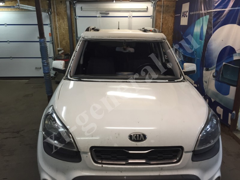 Лобовое стекло KIA SOUL 5D HB 2009-2014