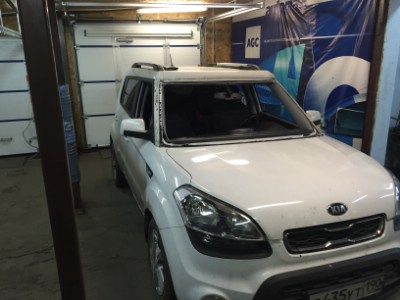 Установка лобового стекла KIA SOUL 5D HB 2009-2014