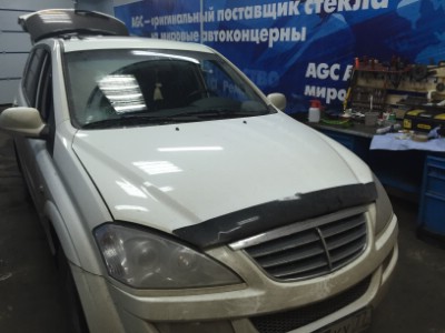 Установка лобового стекла SSANG YONG KYRON ACTYON 2006-