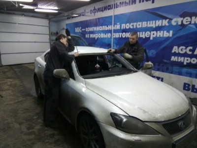 Установка лобового стекла TOYOTA LEXUS IS200/250/350 4D SED 2005-2013