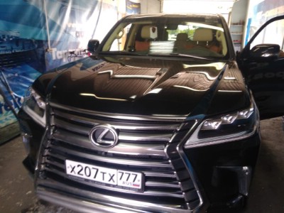 Установка лобового стекла Lexus LX570 2015-