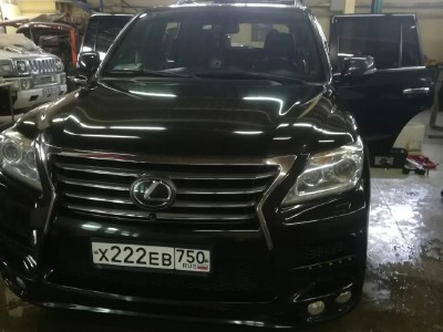 Установка кузовного стекла Lexus LX 570 -