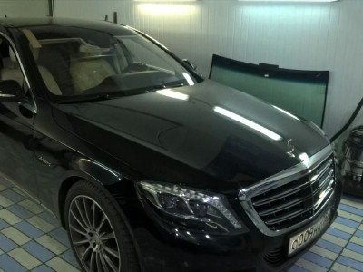 Установка лобового стекла Mercedes W222 (S class) 4d Sed 2014-