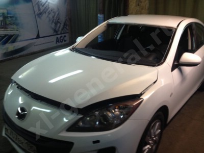 Установка автостекла Mazda 3 2009-