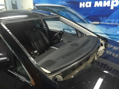 Установка лобового стекла MAZDA CX-7 2007-