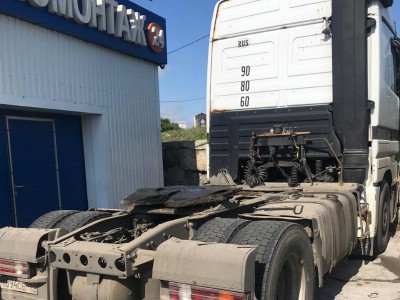 Установка лобового стекла Mercedes Actros 1996-