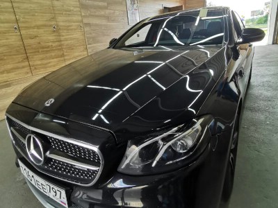 Установка лобового стекла Mercedes E-Class W213 4D Sed -