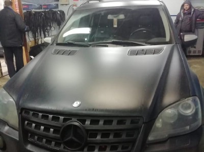 Установка заднего стекла Mercedes ML (M-CLASS) (W164) 2005-2011