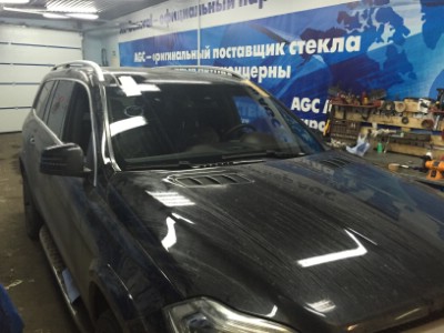 Установка лобового стекла MERCEDES ML (M-CLASS) (W164) 2005-