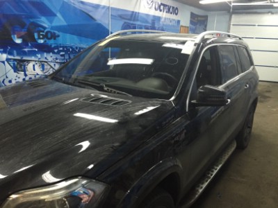 Установка лобового стекла MERCEDES ML (M-CLASS) (W164) 2005-